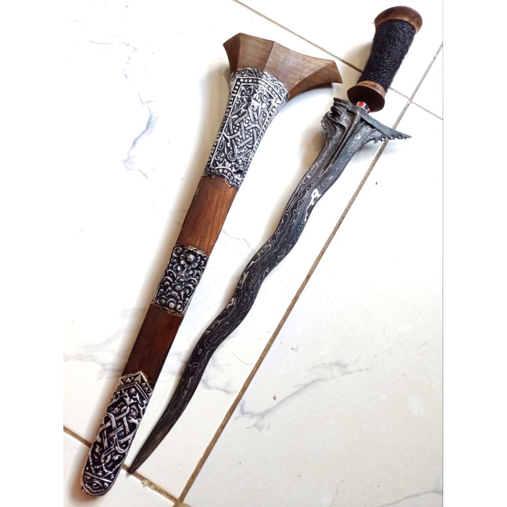 keris Bali pamor kulit semangka panjang bilah 44cm