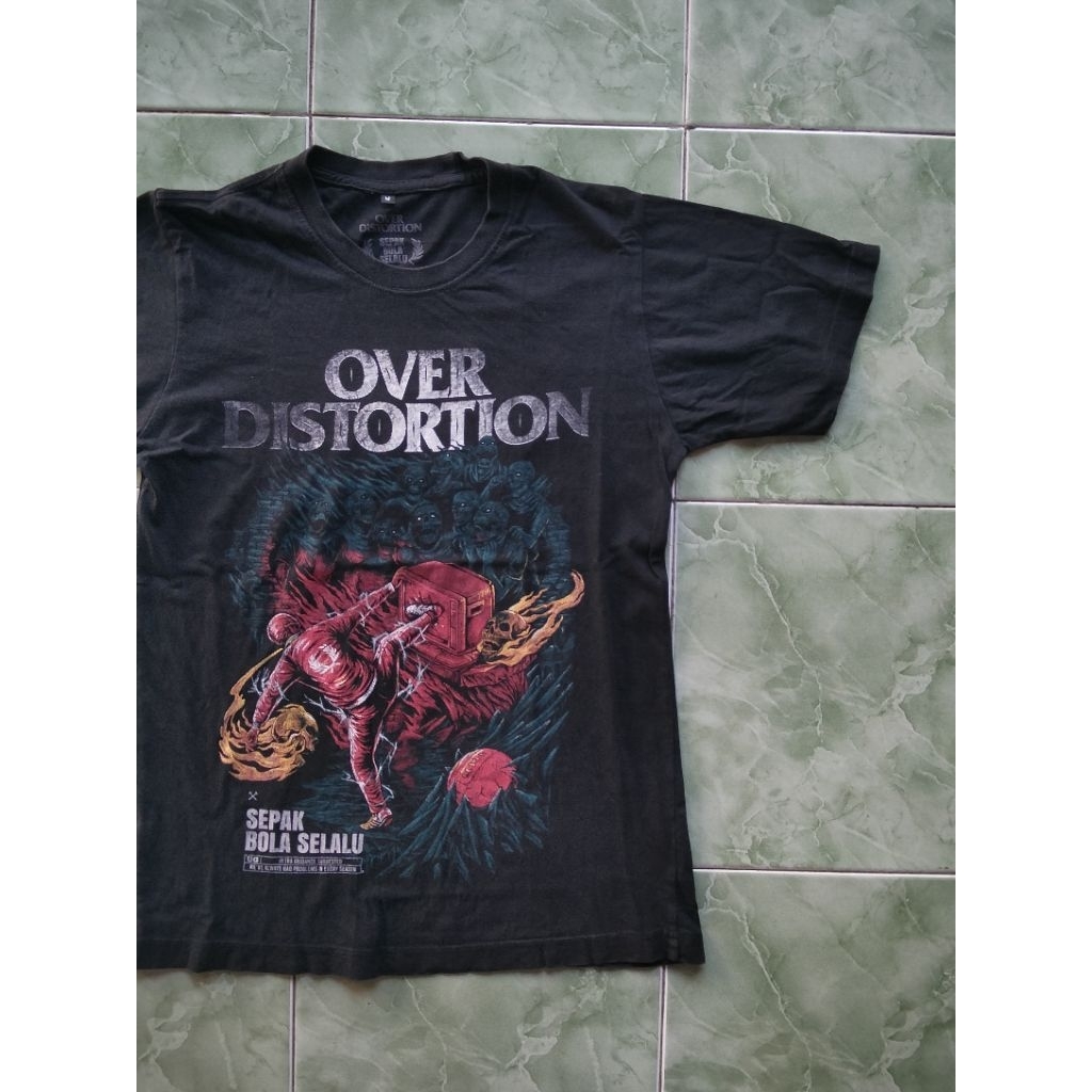Ts over distortion sepak bola selalu