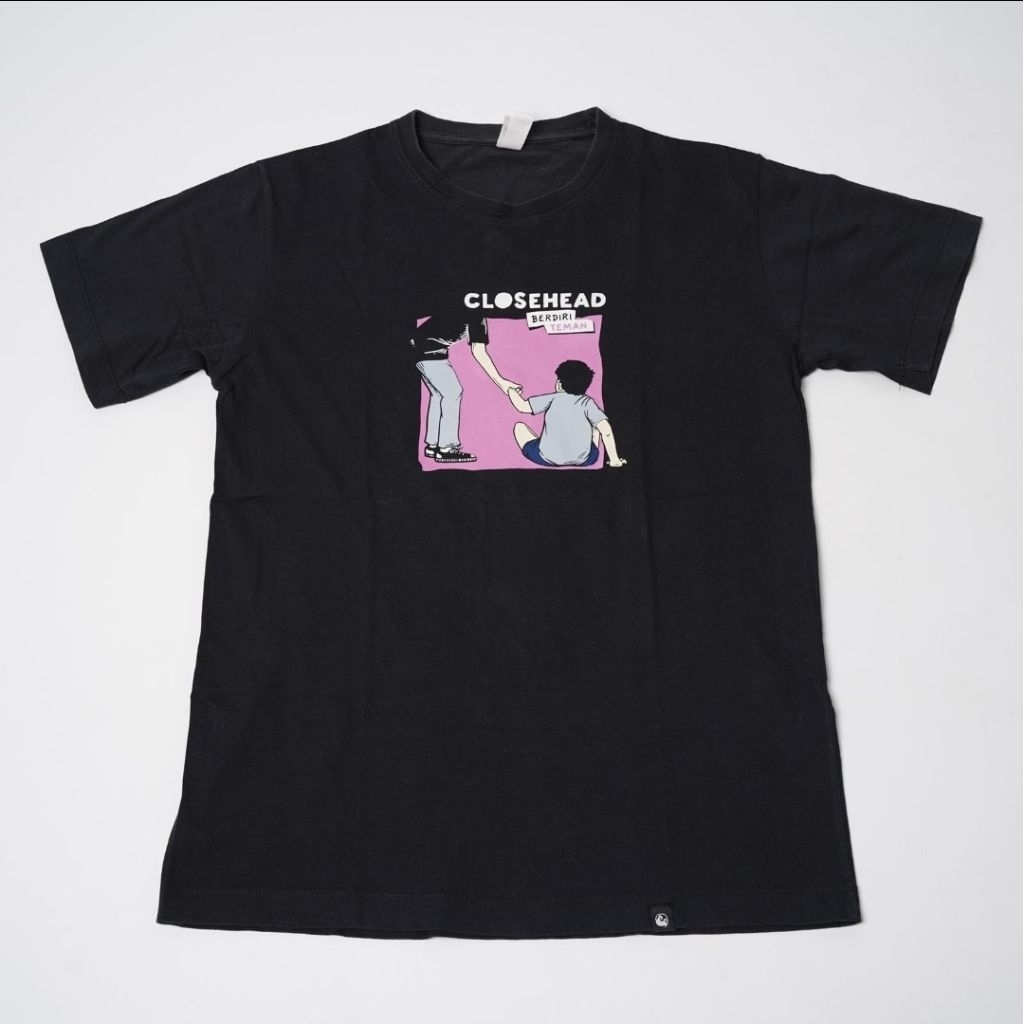 Kaos Band Closehead Official T-Shirt
