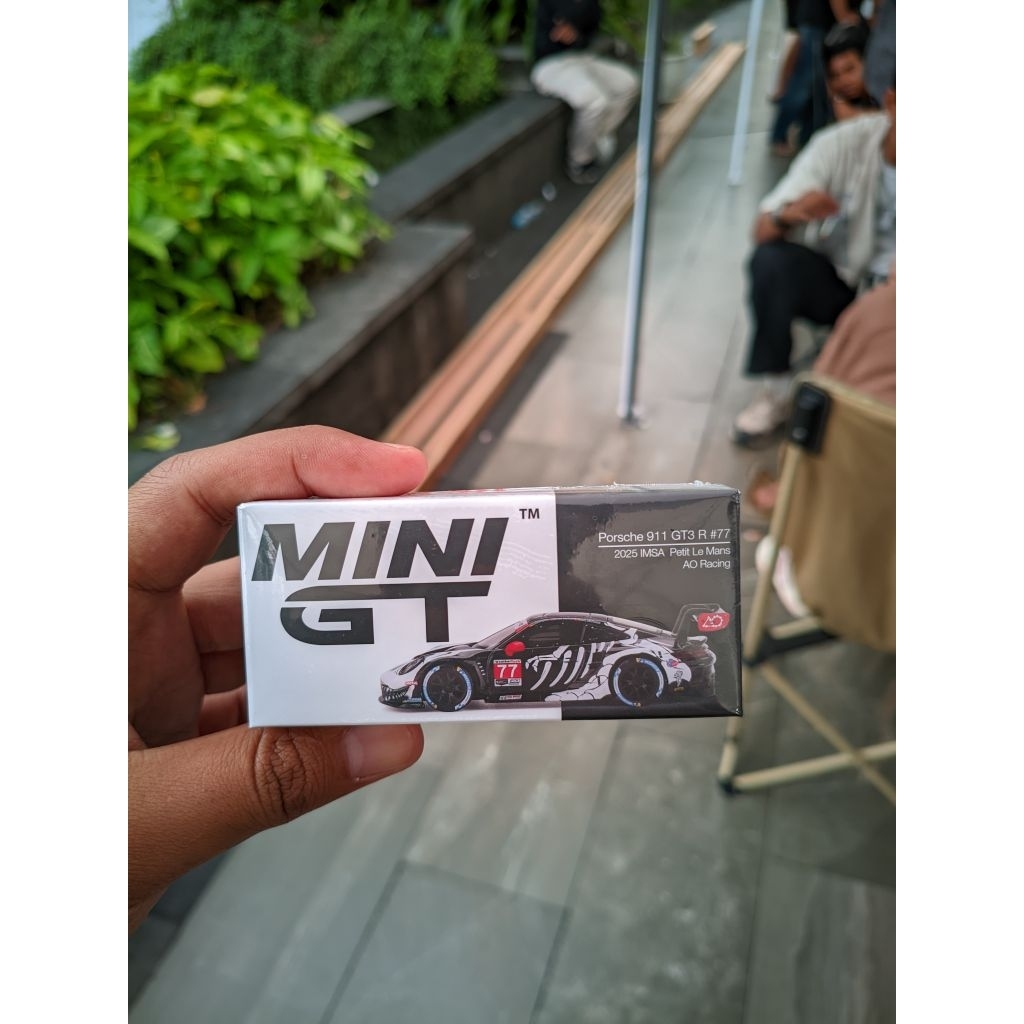 MINI GT Porsche 911 GT3 R #77