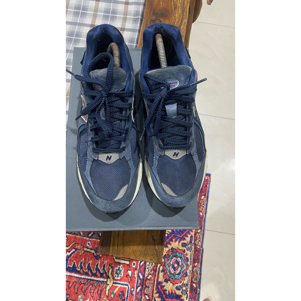 sepatu new balance 2002R pig skin second