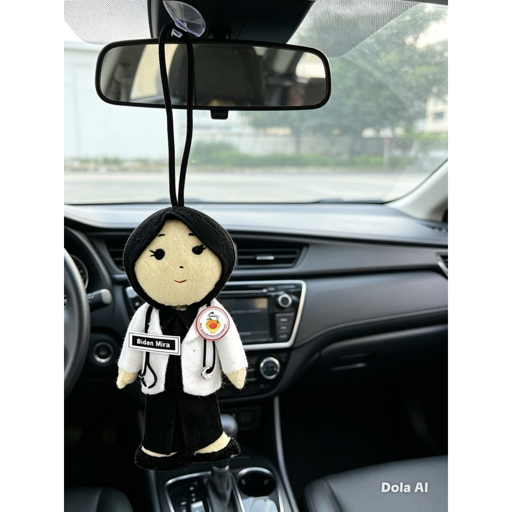 Gantungan Kaca Spion Mobil Boneka Bidan - Aksesoris Interior Mobil Lucu & Unik boneka profesi Bidan 