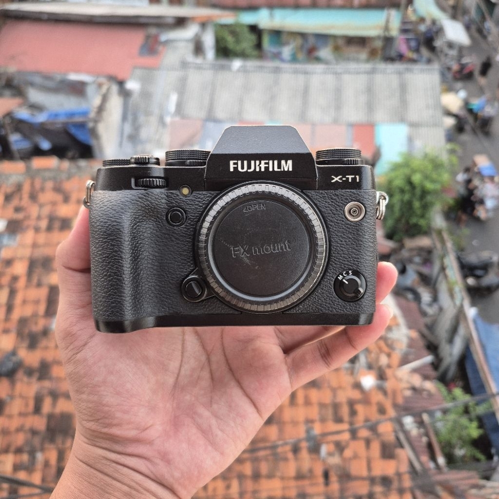 Kamera Mirrorless Fujifilm XT1 body only second