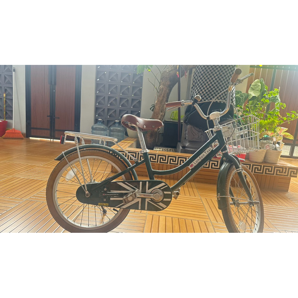 London Taxi Bike sepeda anak London Taxi preloved kids bike British Green 18'
