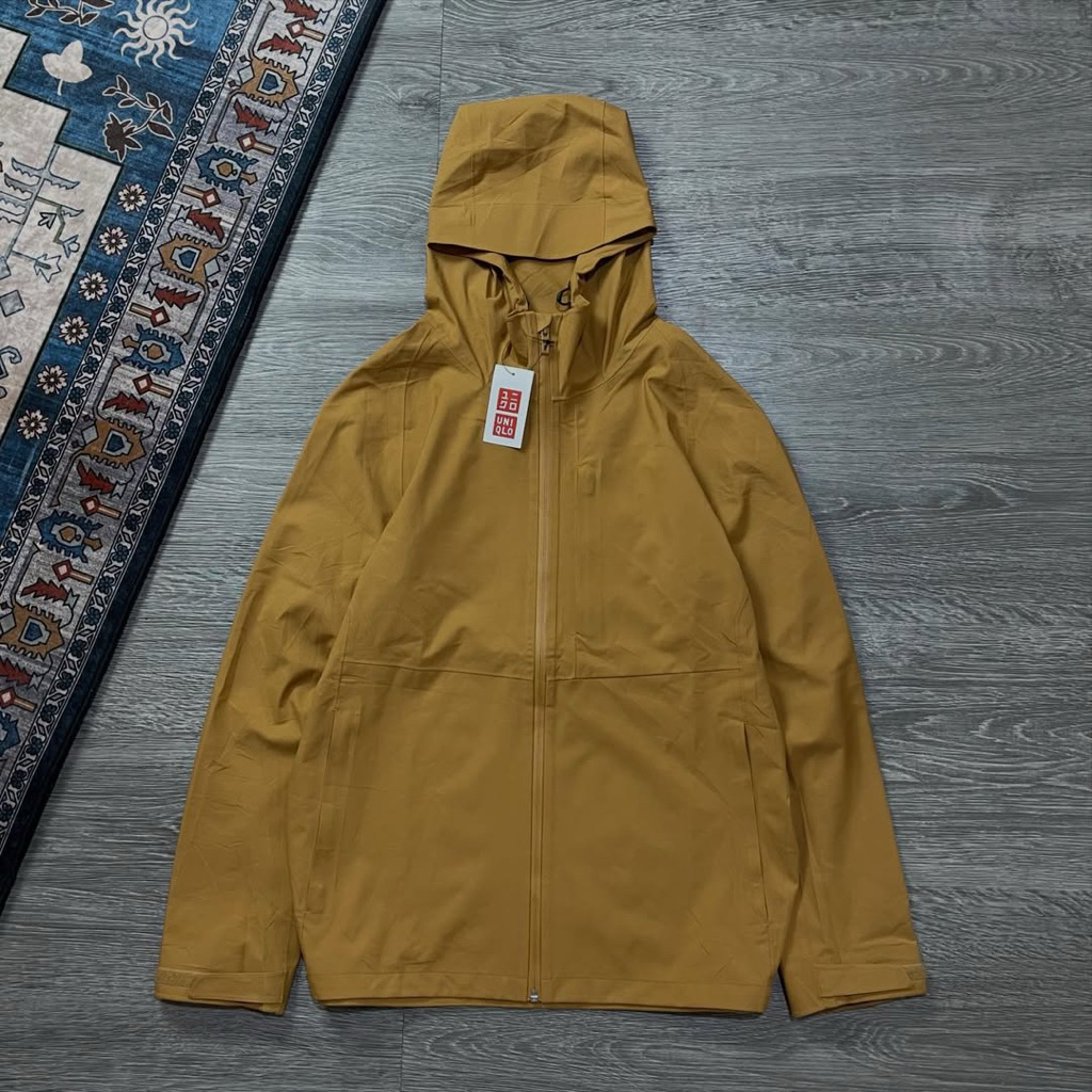 UNIQLO BLOCKTECH OUTDOOR JACKET