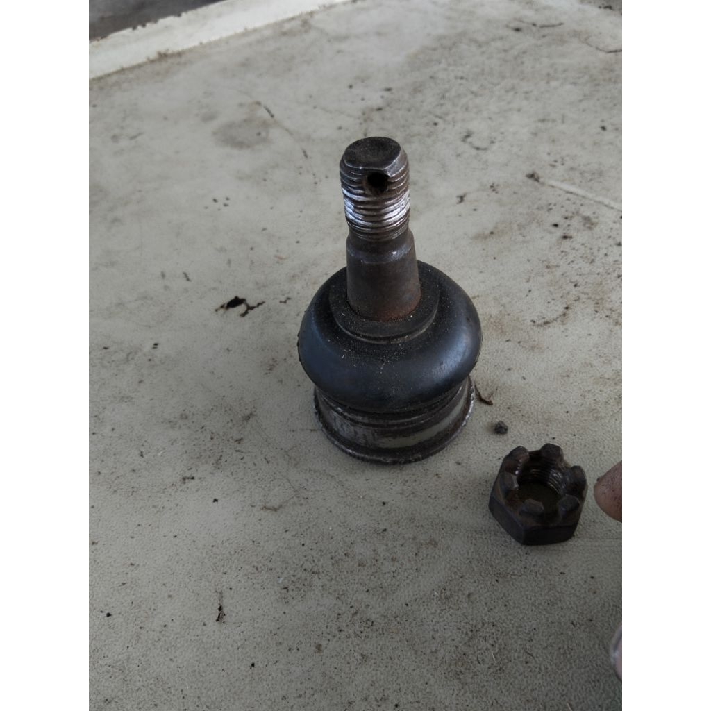 ball joint bawah Avanza Xenia lama