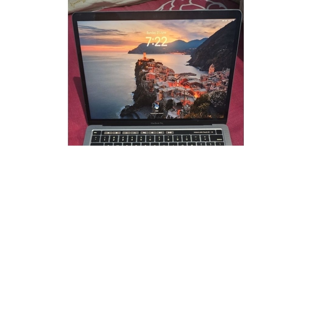 Macbook Pro 2020 13" Touchbar - Core i5 - 8GB - 256 GB Second Mulus