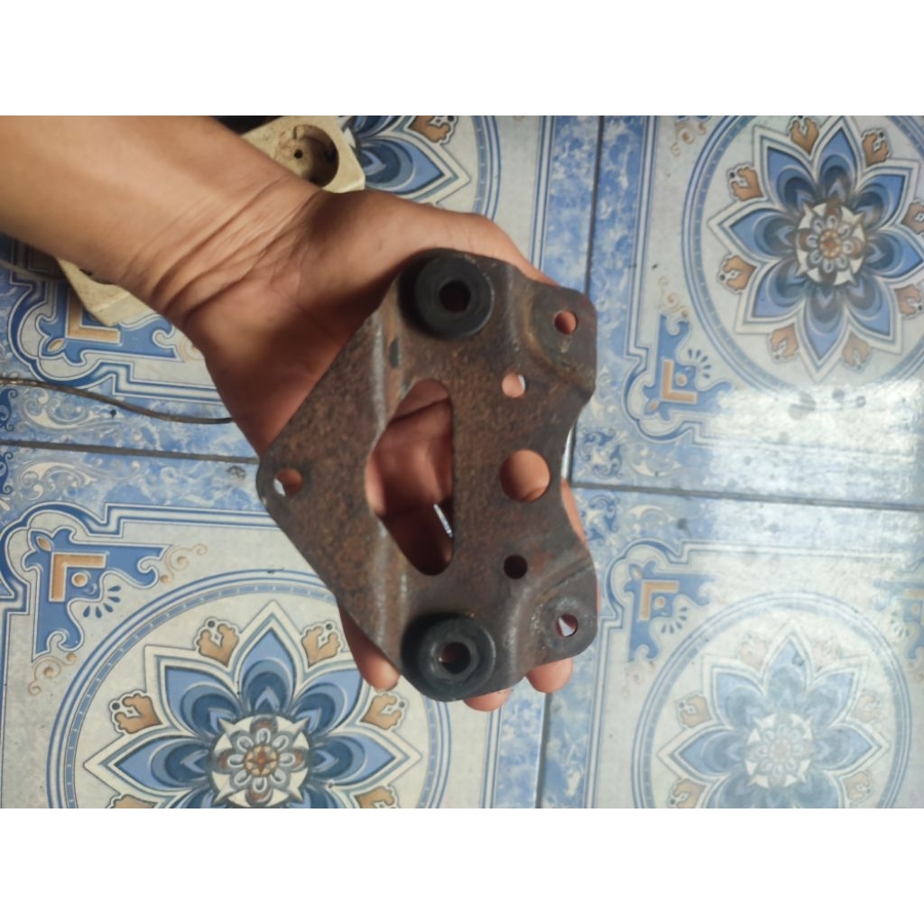 breket pangkon speedo GL100 original