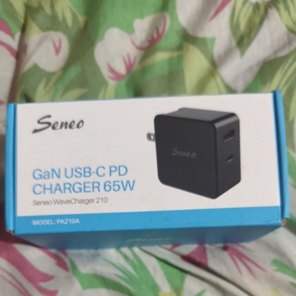 Seneo GaN USB-C PD Charger 65W.