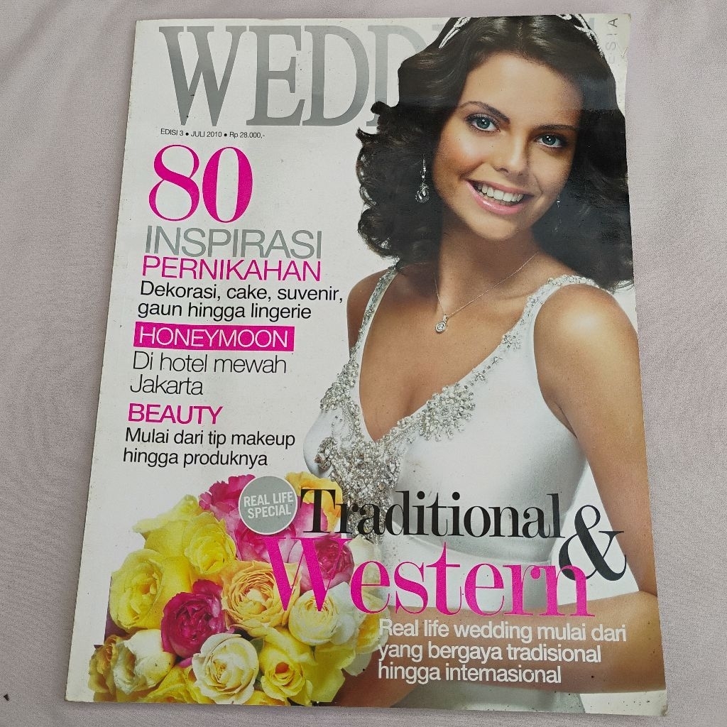 Majalah Wedding; 80 Inspirasi Pernikahan Dekorasi, Cake, Suvenir, Gaun, hingga Lingerie; Tradisional