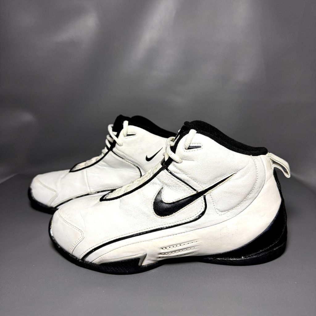 Sepatu basket second vintage Nik Air Uptempo  , size 40,5  insol 26 cm