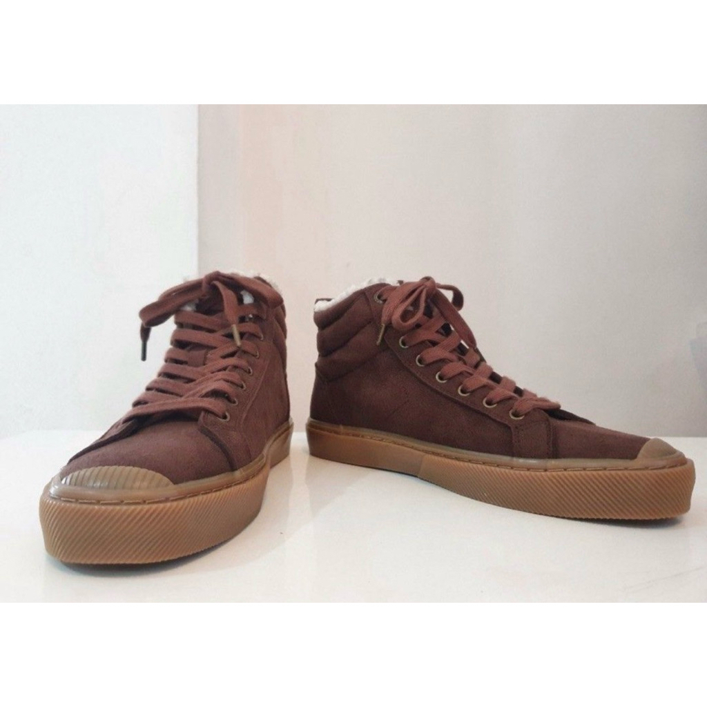 Cariuma OCA High ukuran 42