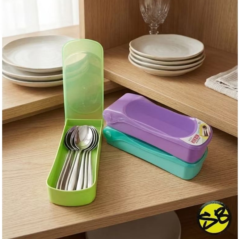 Clio tempat sendok tutup Hokben bahan plastik aman higienis.