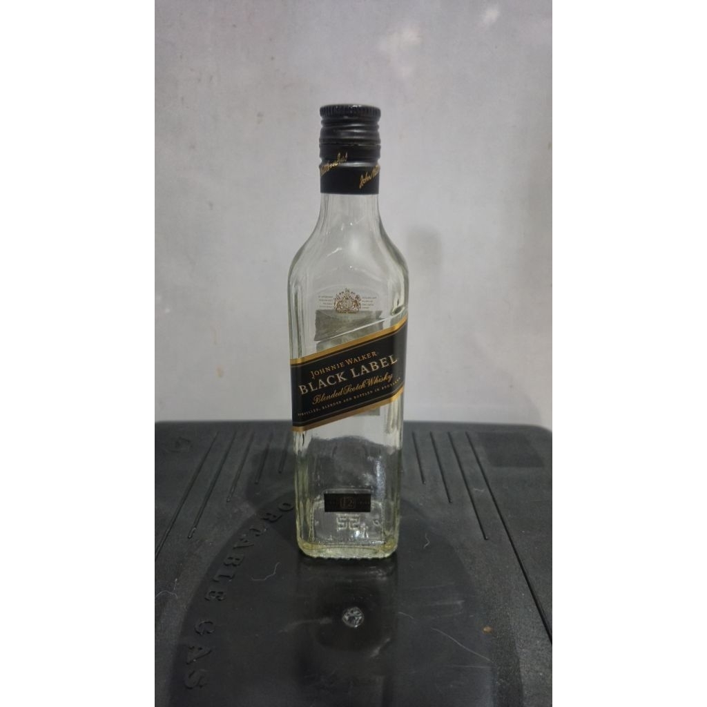 Botol bekas miras Johnnie Walker Black Label MINI SIZE 200 ml