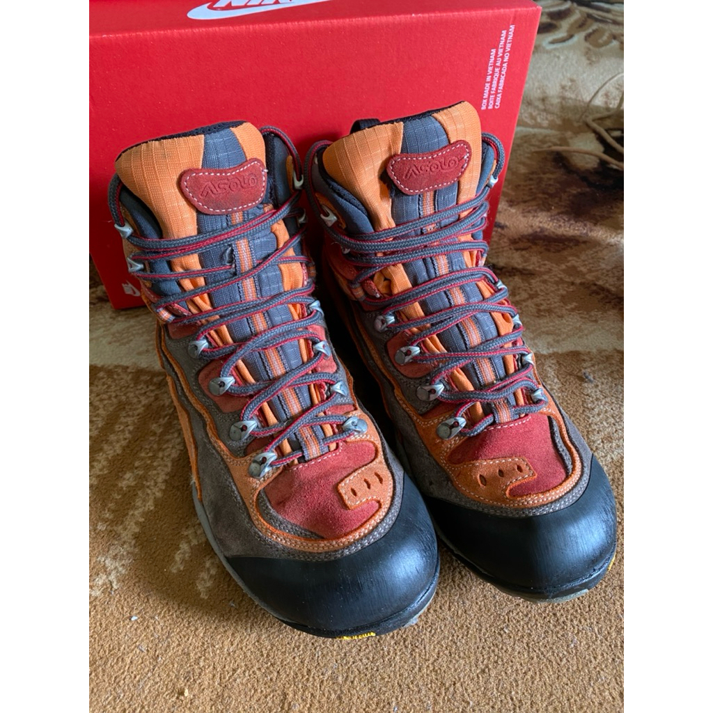 SEPATU ASOLO PL