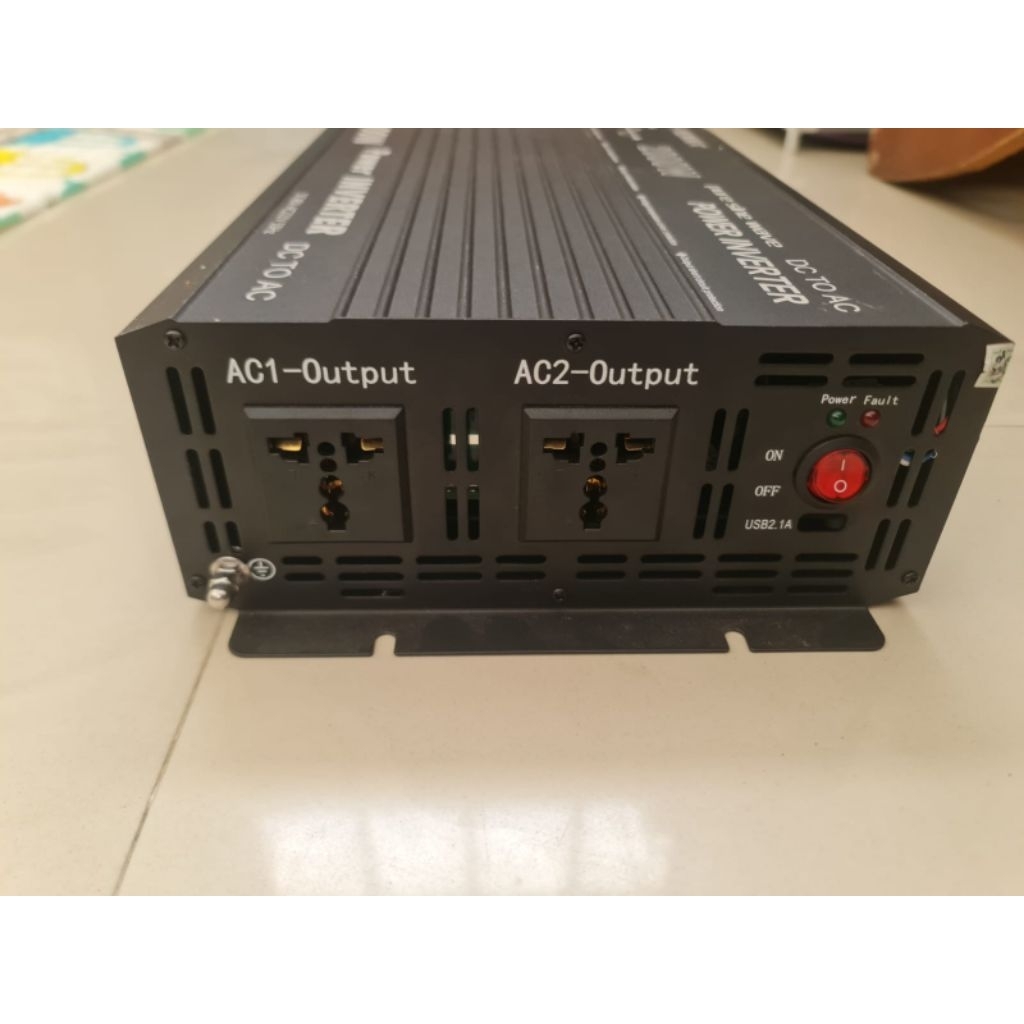 Inverter KENIKA 48V DC To AC 220 V 2.000Watt.