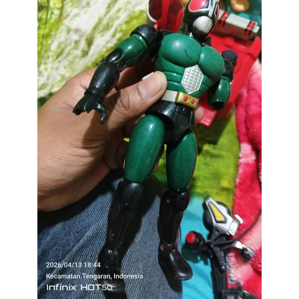 figur baja Hitam RX artikulasi