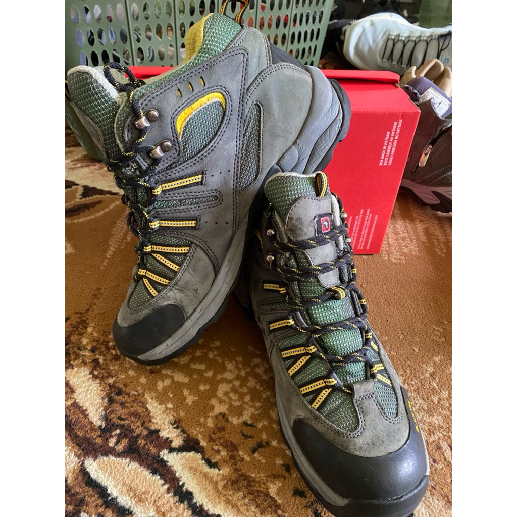 SEPATU BLACKYAK PL