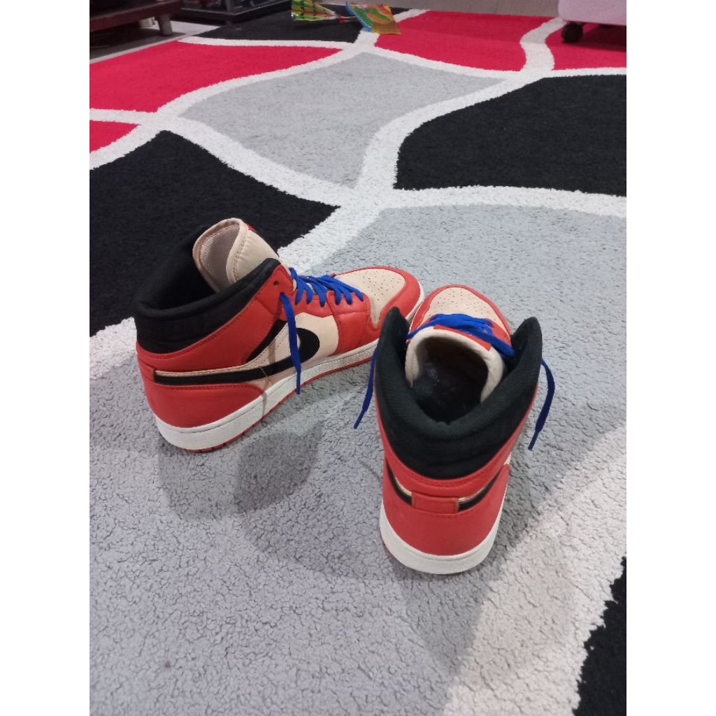 Nike AJ1 size 43 second