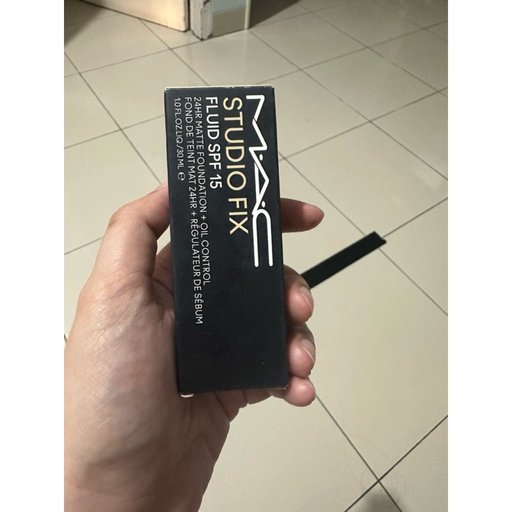 Preloved foundation MAC