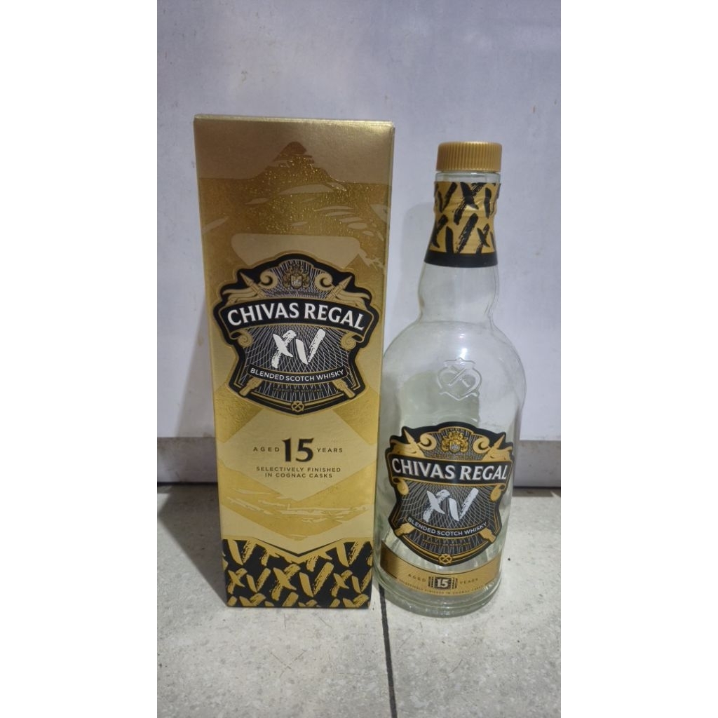 Botol bekas miras Chivas Regal XV 700 ml koleksi pajangan oli samping