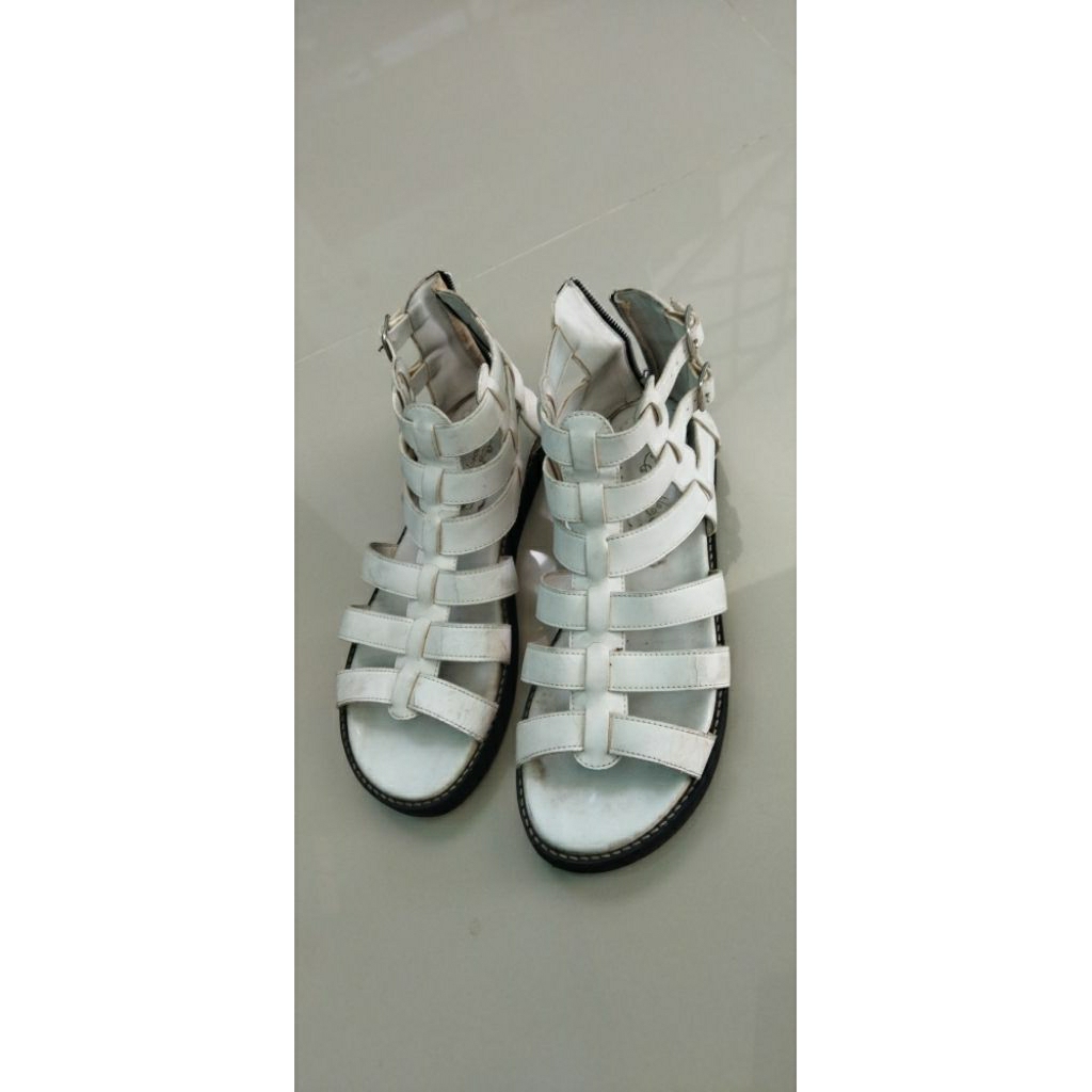 preloved sepatu sandal adorable project putih 40