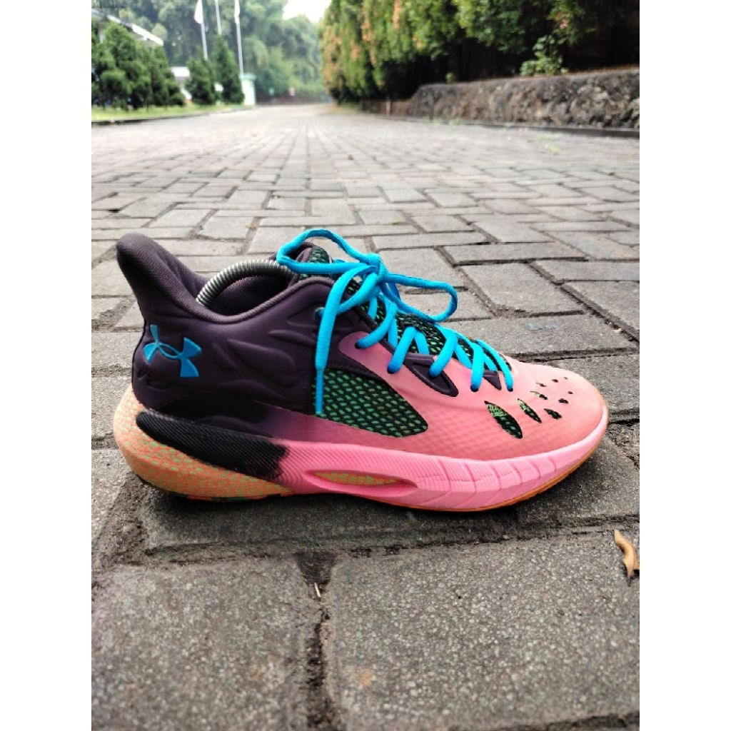 sepatu second under armour