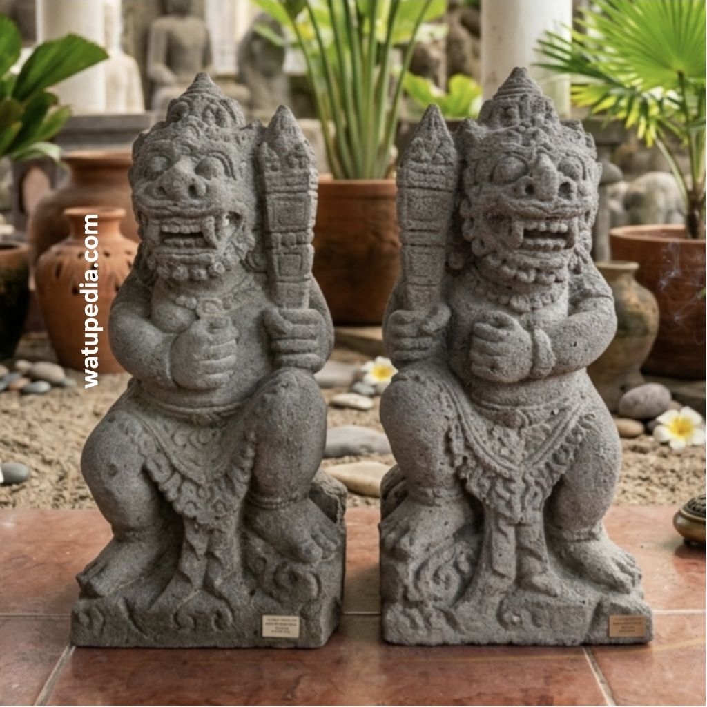Patung Dwarapala/gupala bali batu candi