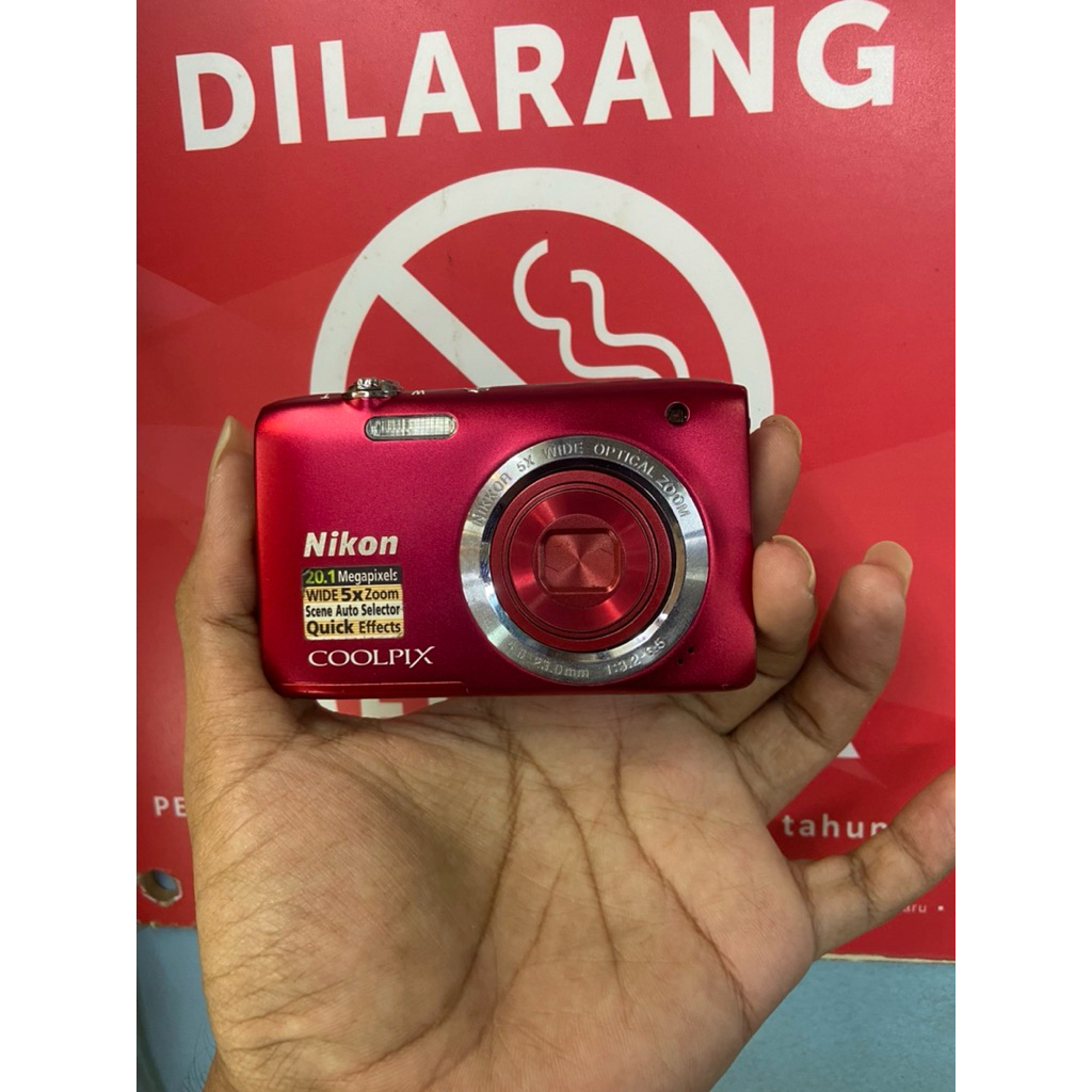 nikon s2800