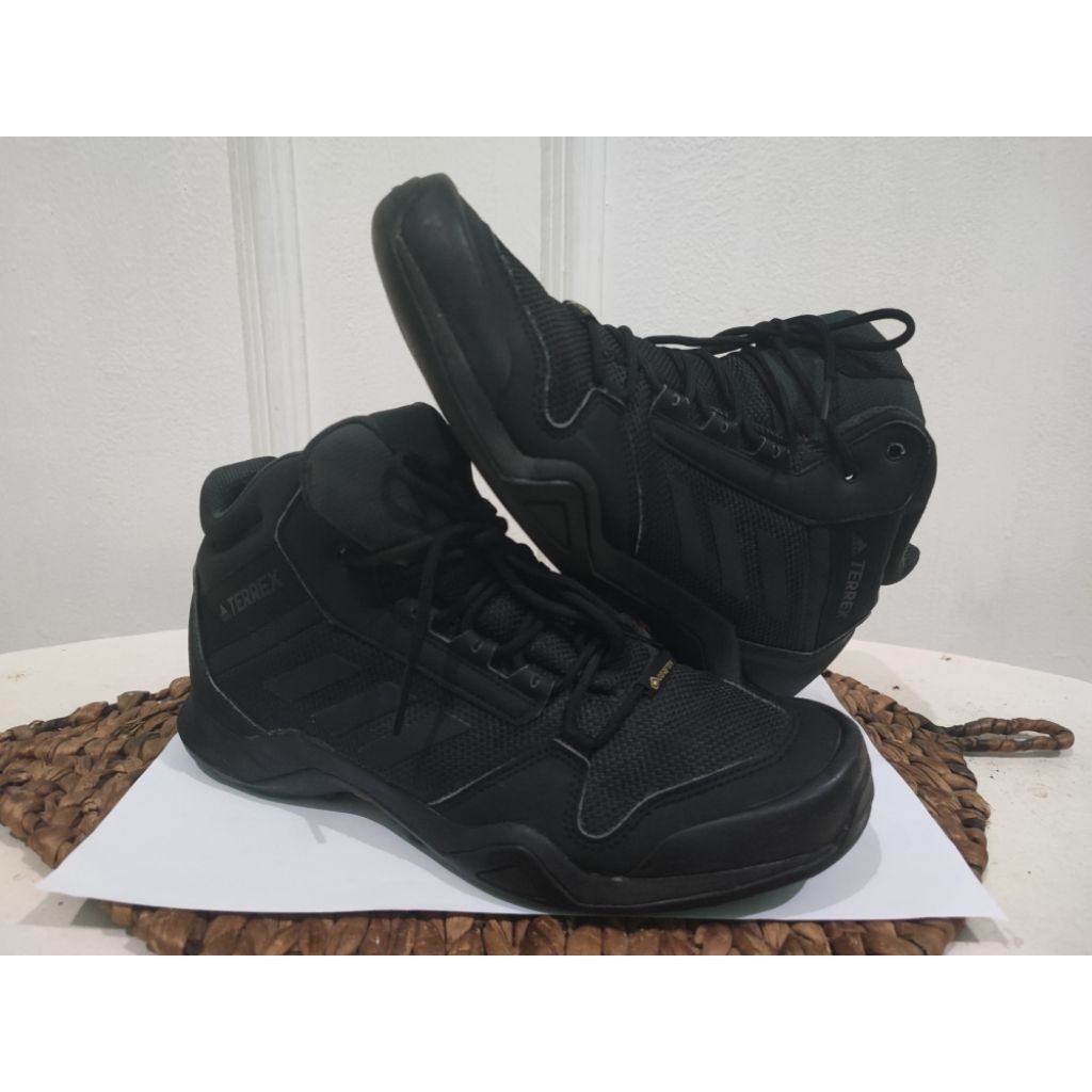 Sepatu Adidas Terrex
