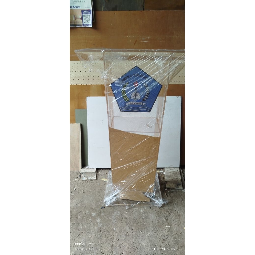 podium pidato akrilik