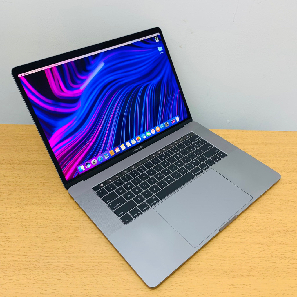 (PROMO) MacBook Pro 2017 15” Touchbar i7 RAM 16 SSD 256gb SECOND