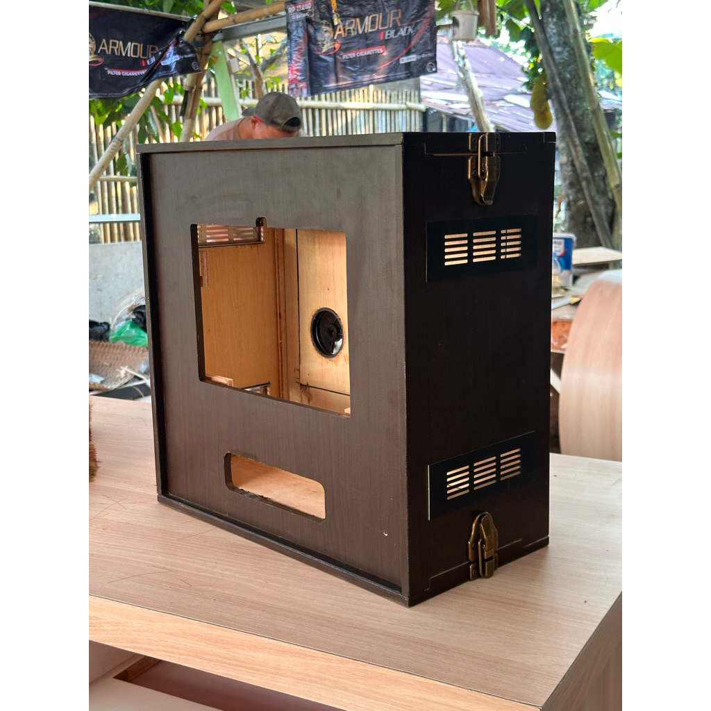Box Photobooth Knockdown