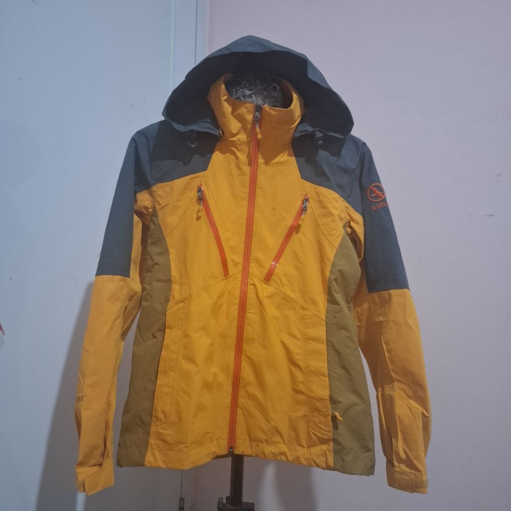 JAKET OUTDOOR AIGLE GORETEX GORPCORE SECOND