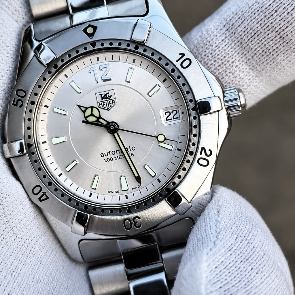 TAG Heuer 2000 Professional WK2116 Jam Tangan Automatic Silver Dial Sunburst Swiss Made 200 Meter Wa