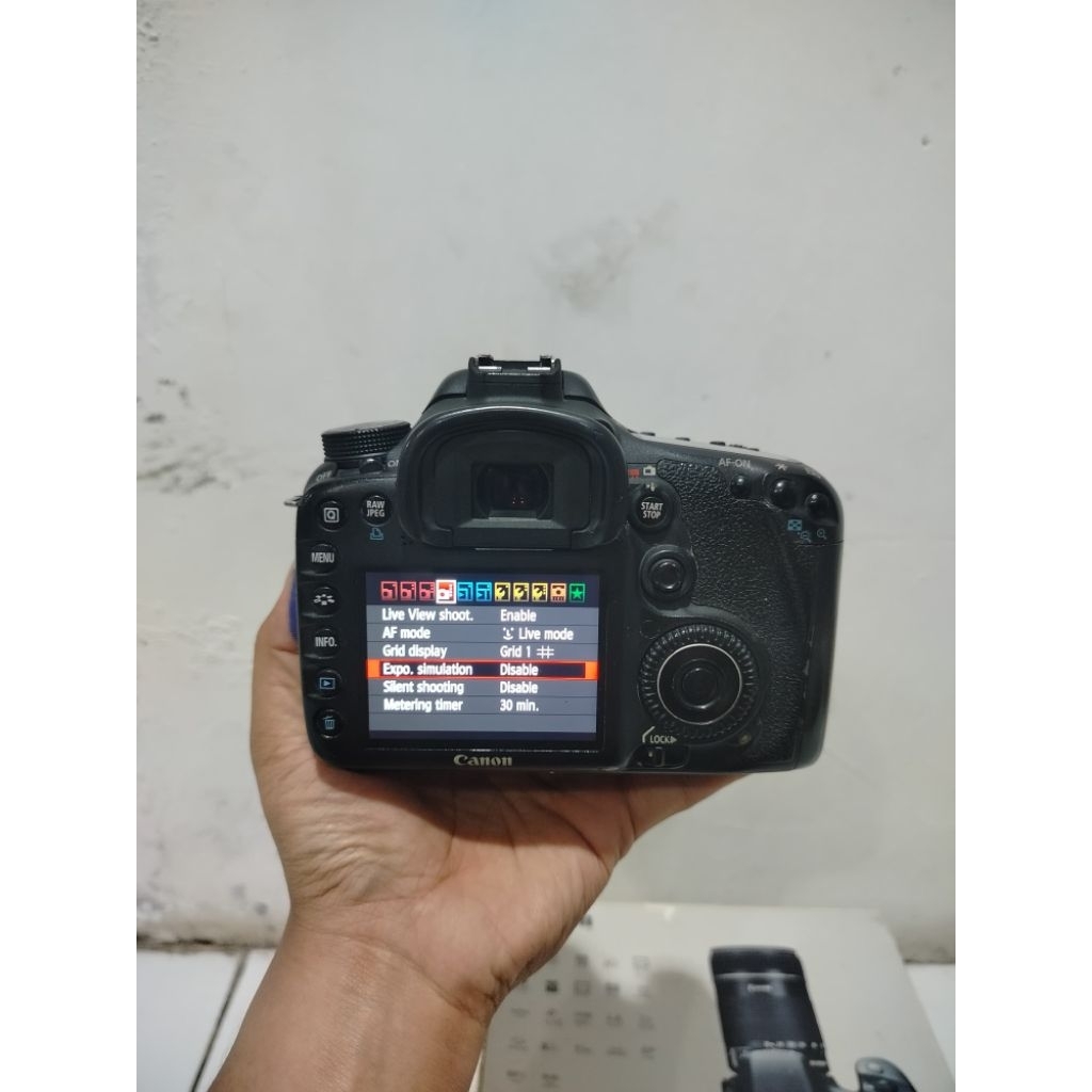 CANON 7D BODY ONLY