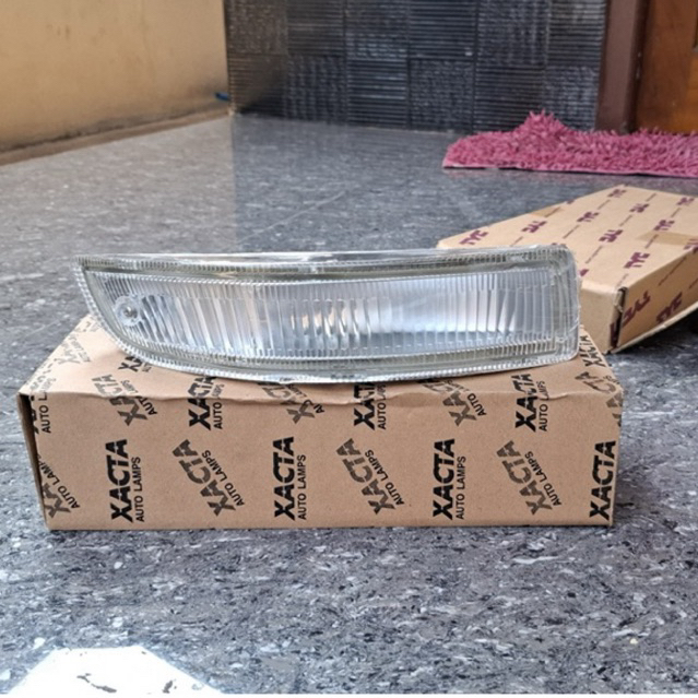 Lampu sein bemper depan TOYOTA CORONA ABSOLUTE ST191 sebelah kanan