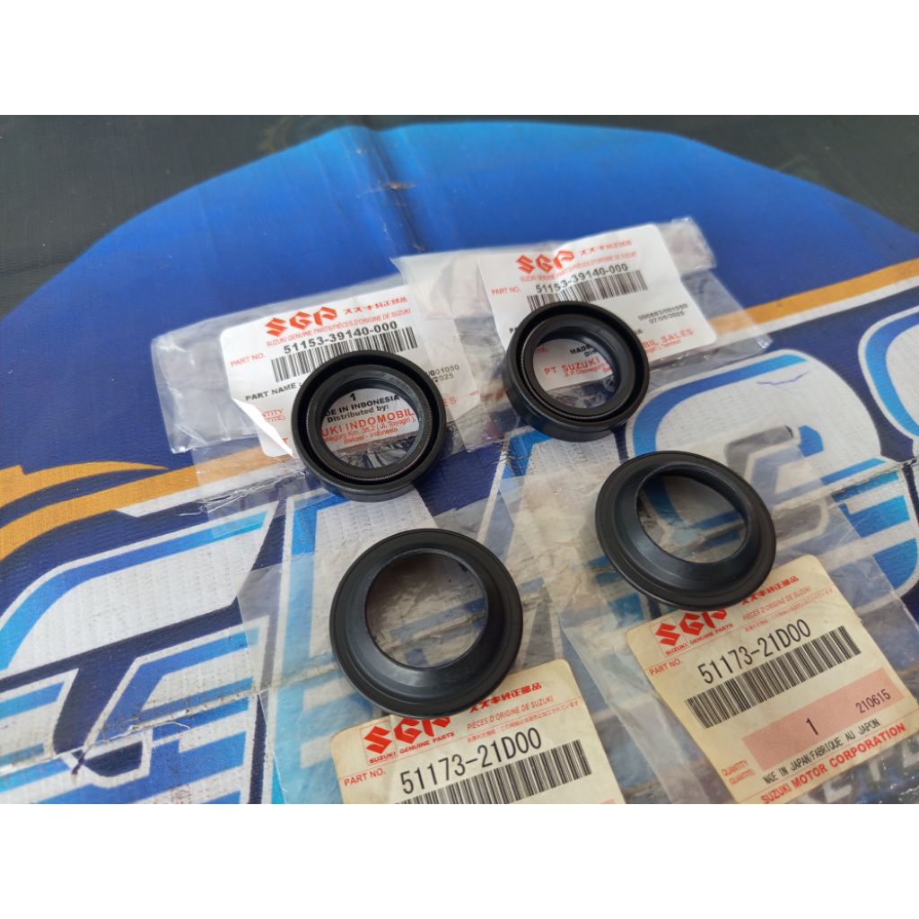 SEAL SHOCK + SEAL DEBU SATRIA 2TAK HIU/ LUMBA SET  KODE 51173-21D00 ORIGINAL SGP