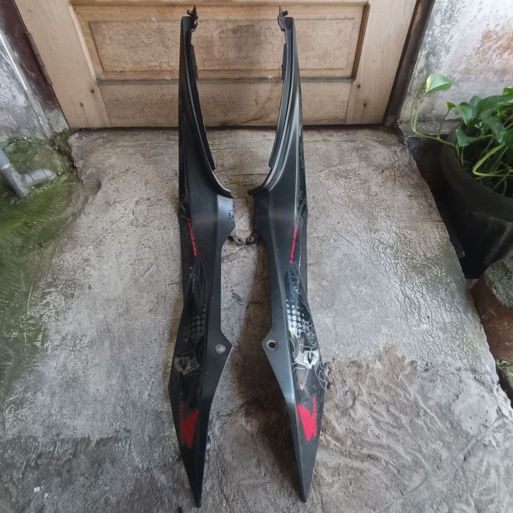 cover side upper sambungan bodi samping honda sonic fi original copotan