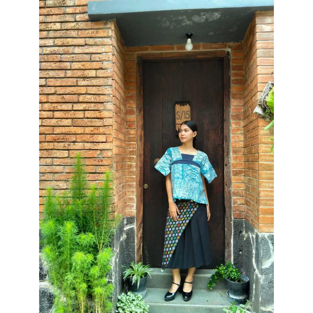 Emmy Thee || Semula Jadi Top Look 4 (Tenun Sika & Batik Warna Alam)