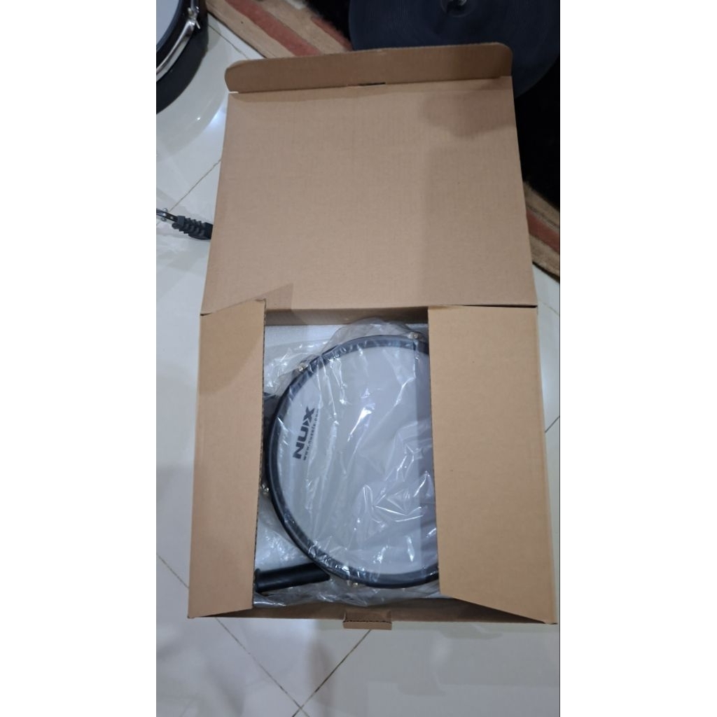 Tom NUX DM 8