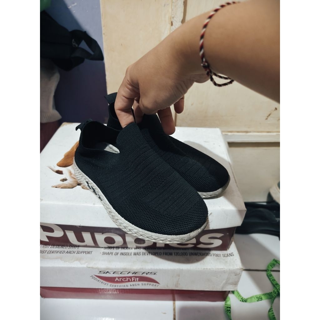 Sneakers Anak Gabino Preloved ukuran 32