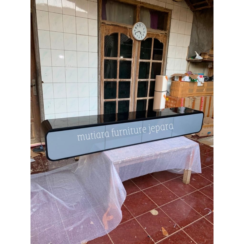 meja tv gantung /rak tv gantung