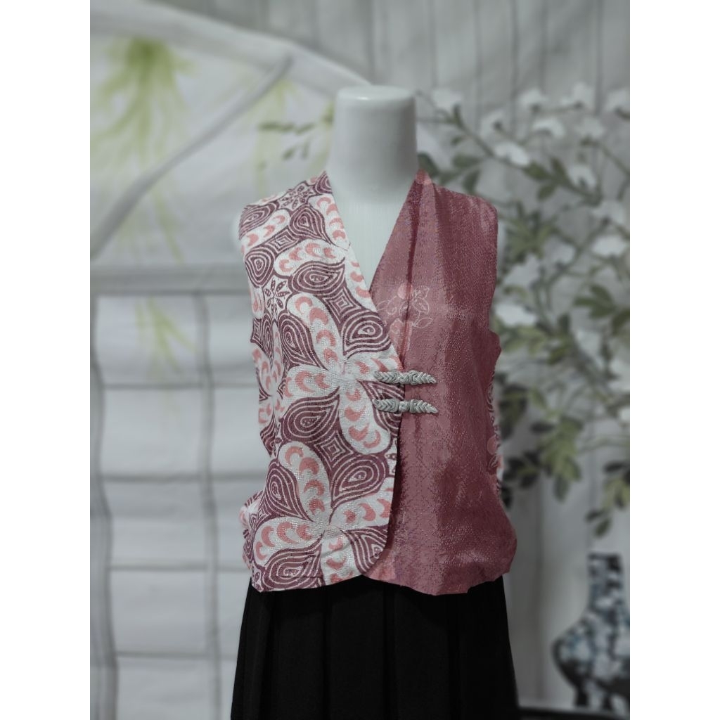 kichi batik vest