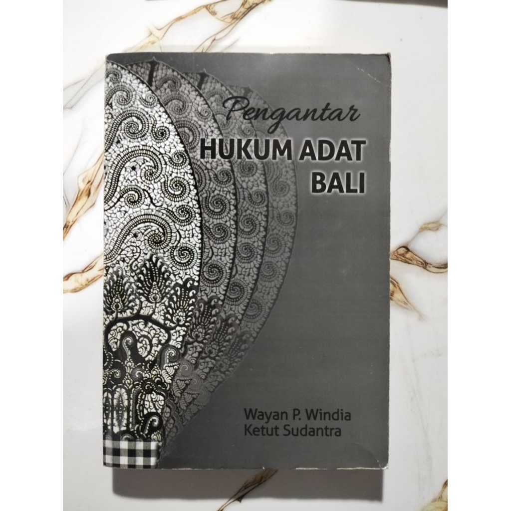 BUKU PENGANTAR HUKUM ADAT BALI