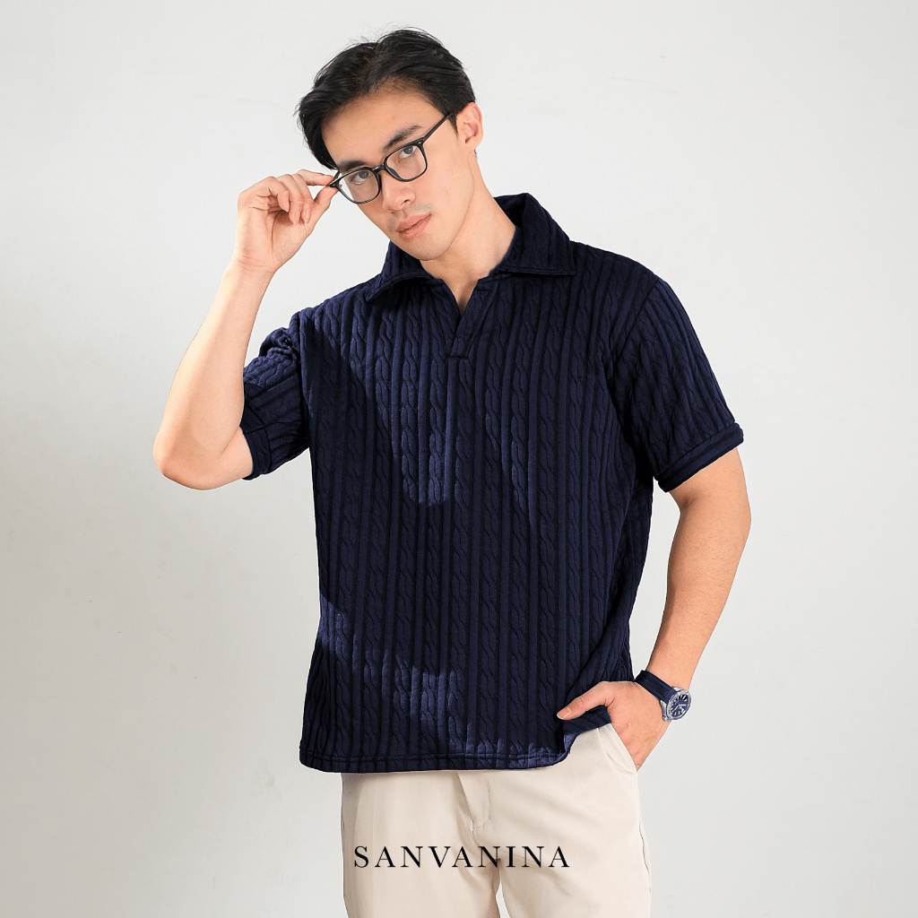 SANVANINA Cable Knit Polo Shirt | Kemeja Polo Pria Lengan Pendek Rajut | Atasan Berkerah Old Money
