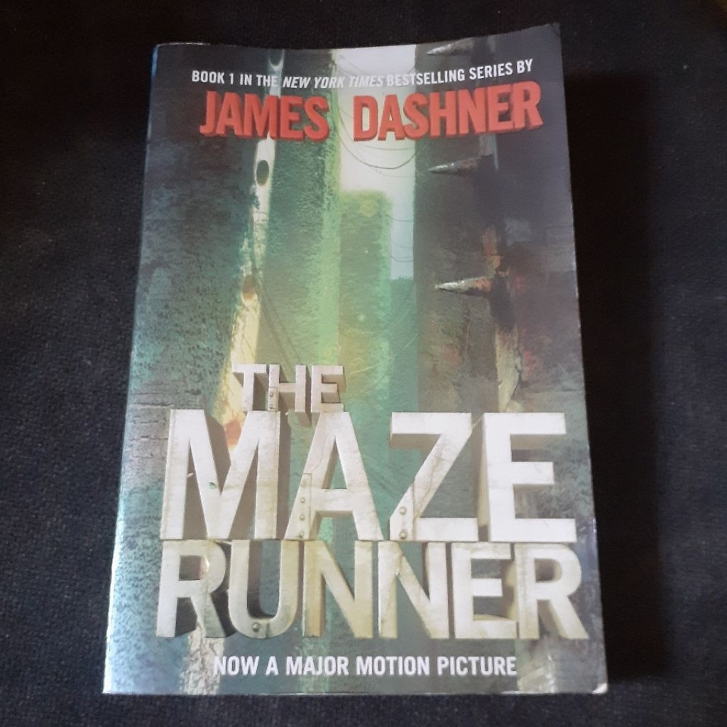 Buku Novel The Maze Runner (English Version)