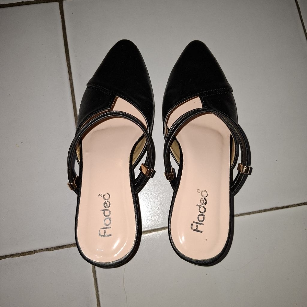Heels hitam 5cm