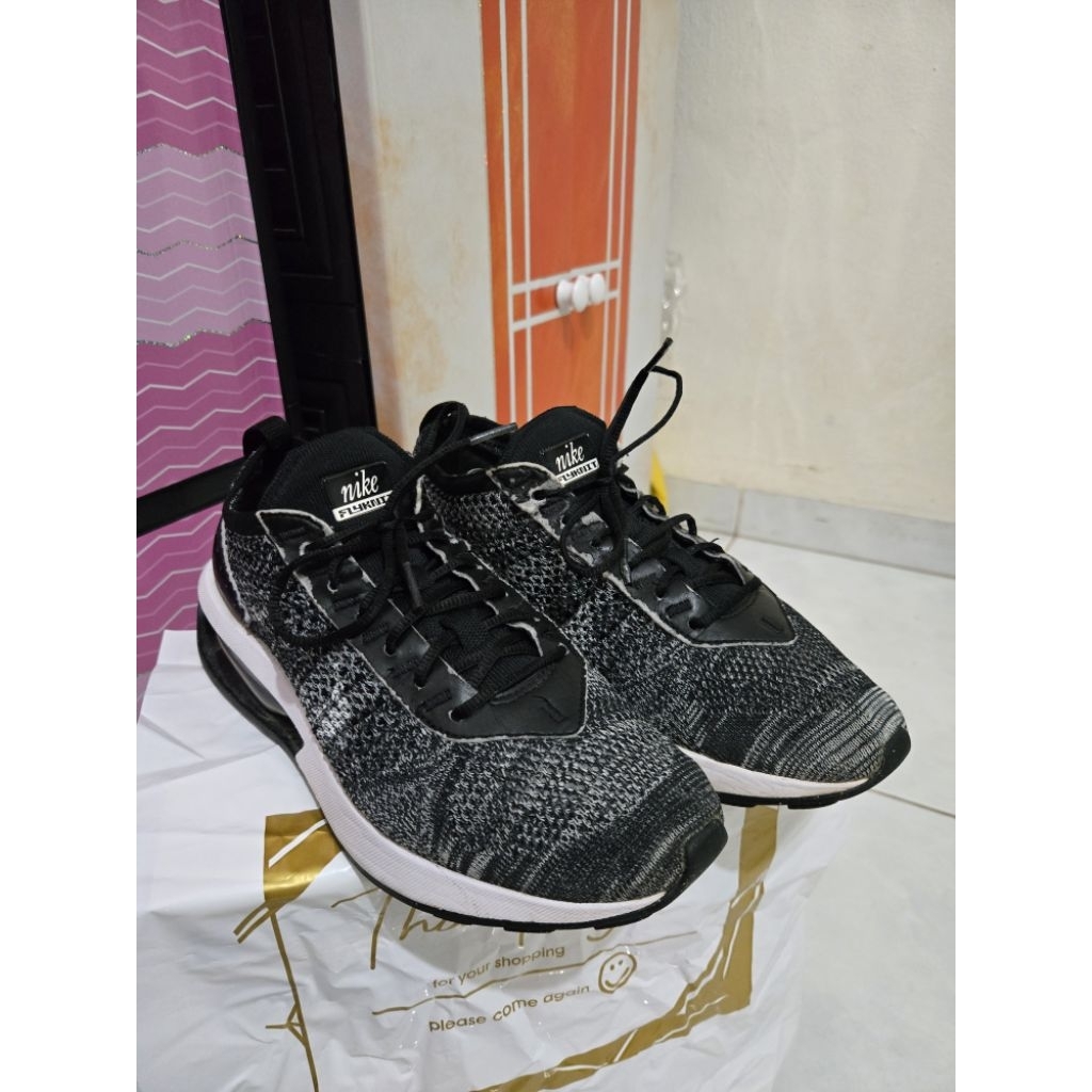 SEPATU NIKE FLYKNIT