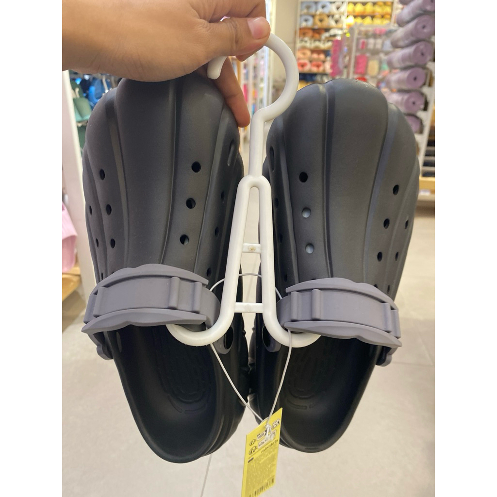Miniso Sandal Pria Slippers Dinodot Series Clogs (Dark Grey 41-42)